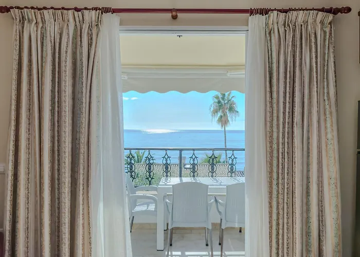 Christos 38 - Blue Private Homes * Glyfada (Corfu)